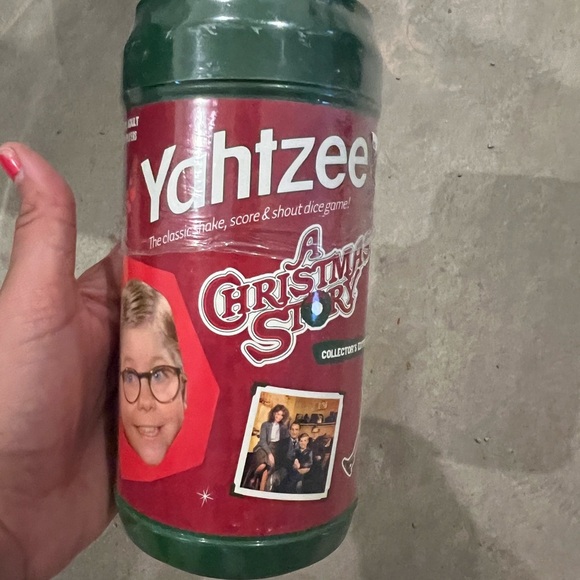 Yahtzee A Christmas Story Dice Game - Picture 1 of 1